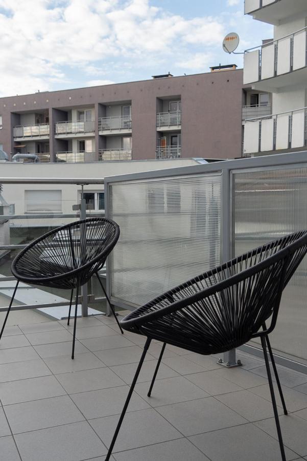 Apartment Wojskowa 1 / Park Poznan